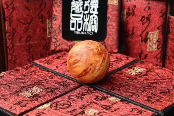 台灣德榕藏品｜太行崖柏木珠手把件 50mm｜貢珠木香